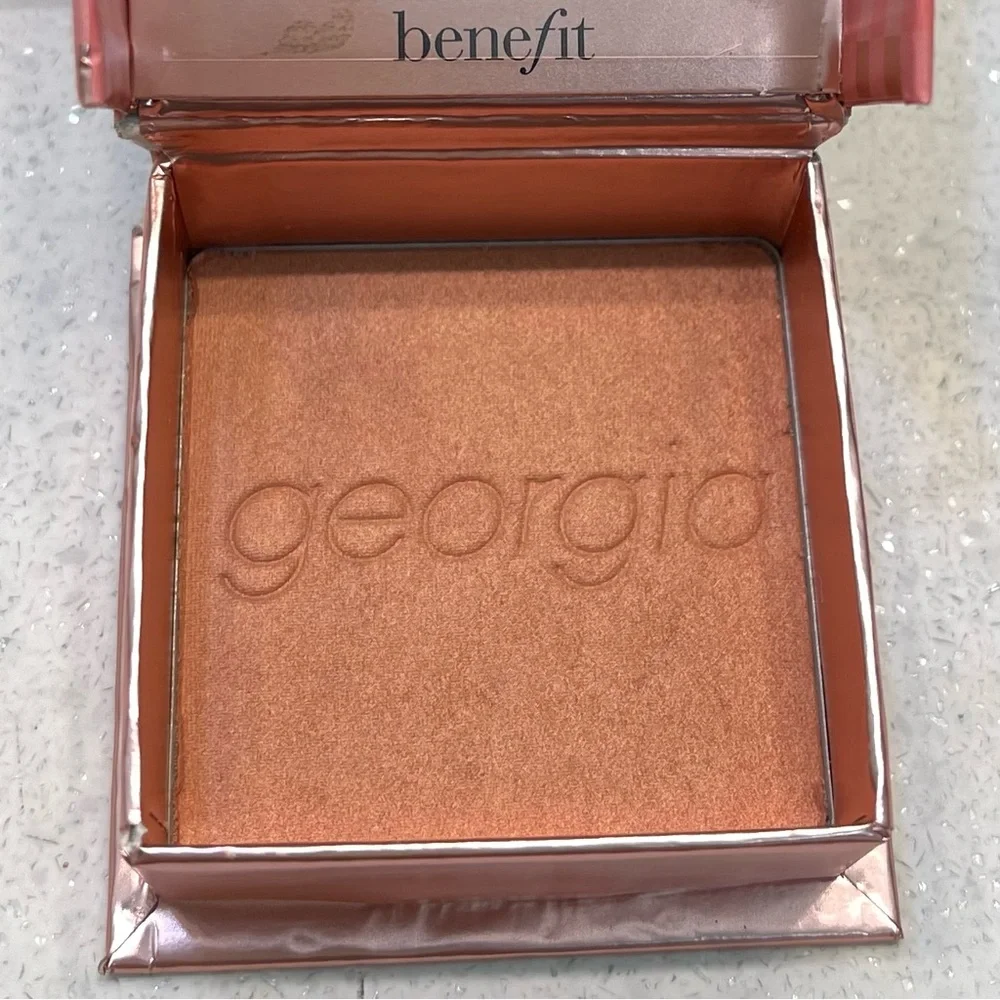 VAULTED ~ benefit ~ ‘GEORGIA’ Golden Peach Blush Blush Couleur Pêche Dorée ~ NIB